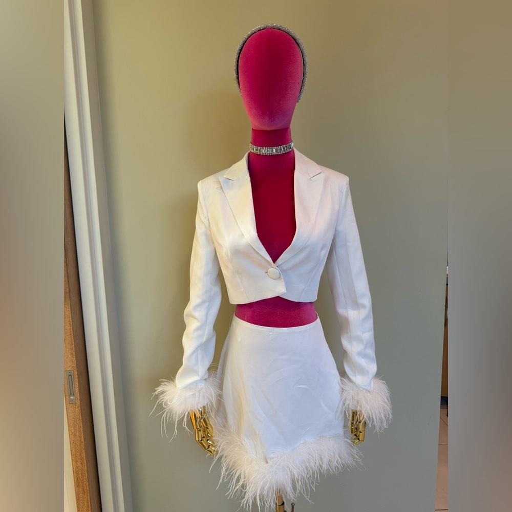 Club London white feather cropped jacket & mini skirt set !